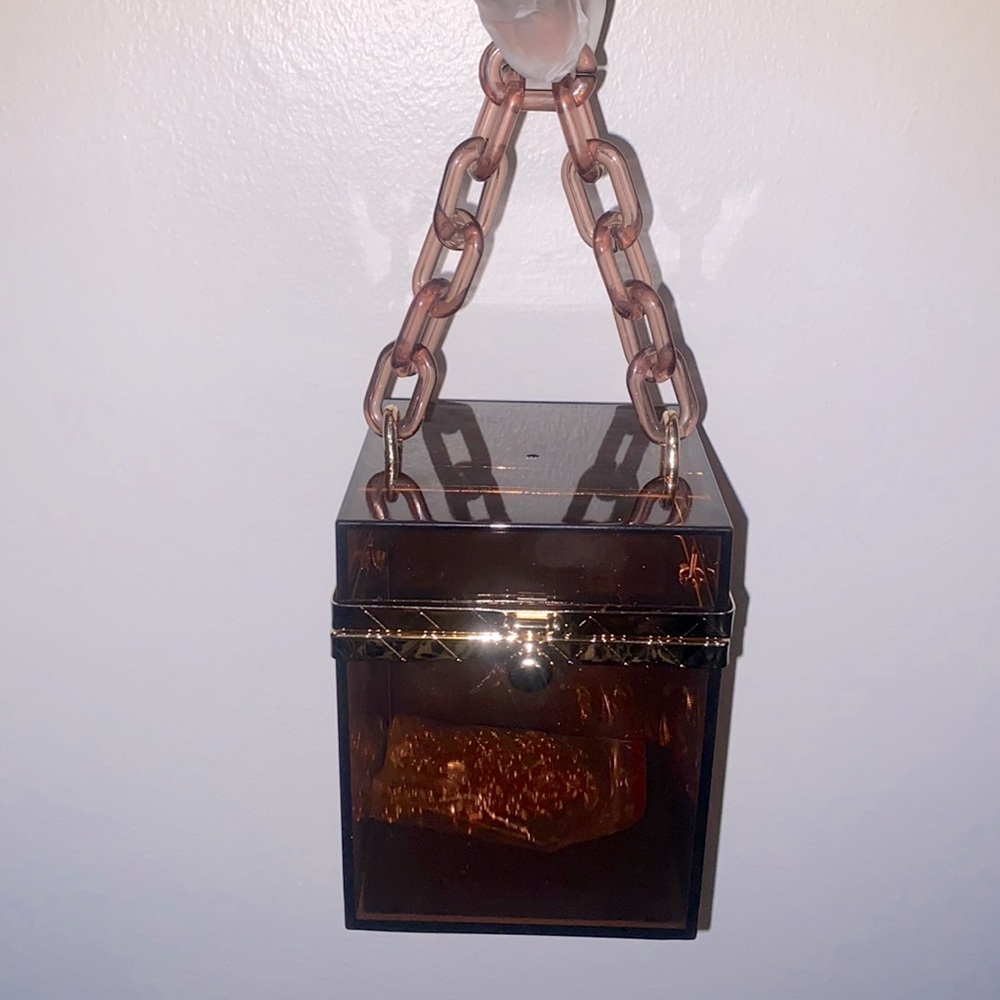 “Clear Cube” - Picture 2 of 3